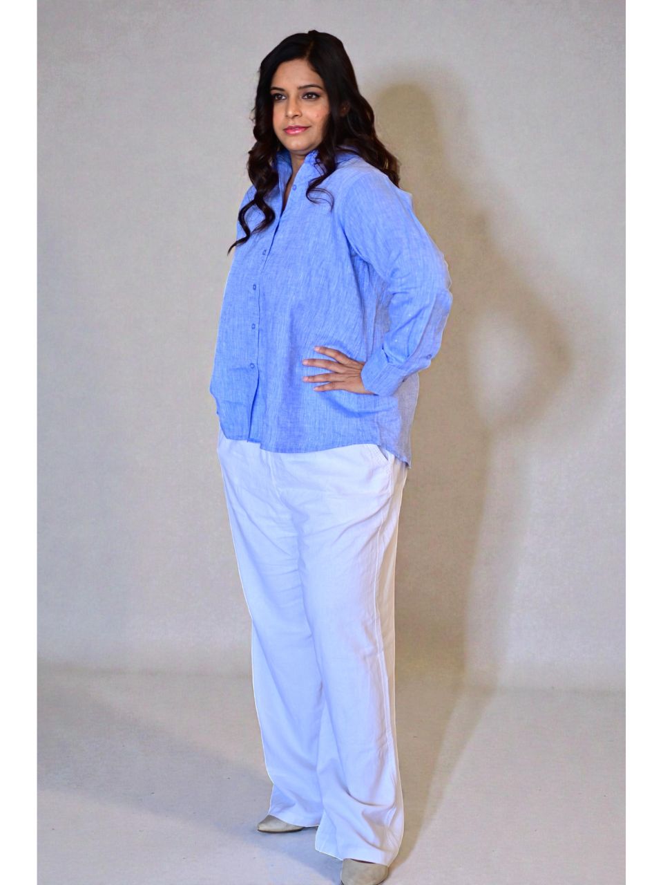 , shirt with pouch, blue pouch, small bag, matching pouch