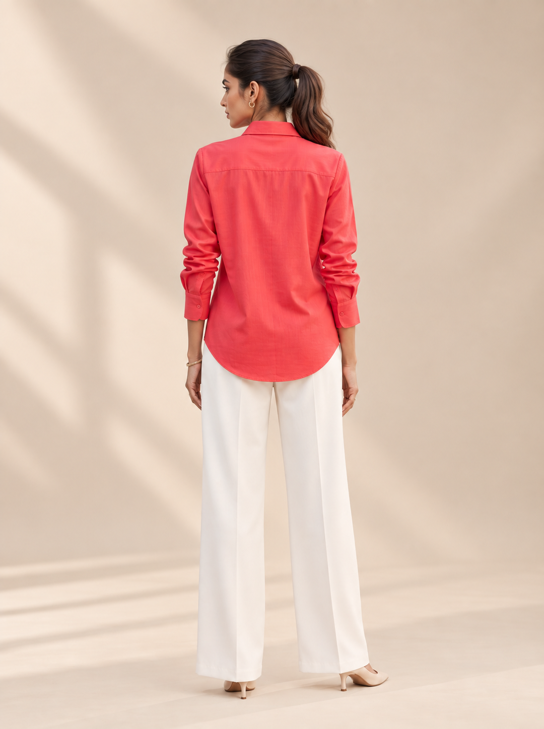 Shop the Coral Ease women’s shirt by Lush Layers, crafted in premium-quality cotton with a relaxed fit and classic collar. An elegant choice for work and everyday wear.
Breathable cotton. Relaxed tailoring. Effortless colour.
A versatile coral cotton shirt designed to take you comfortably from workdays to weekends.