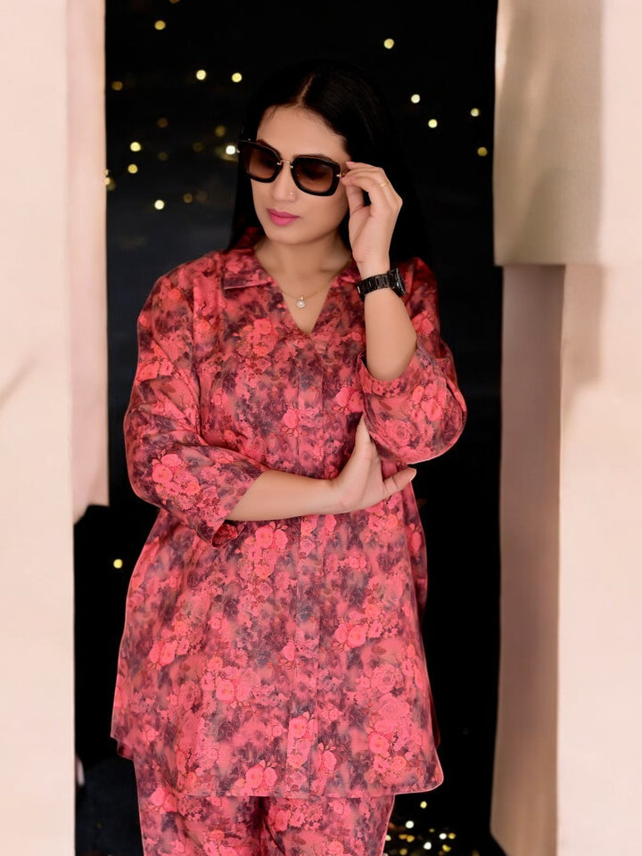 Red Collar A Linen Set